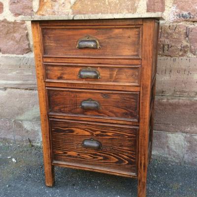 Meuble vintage en sapin